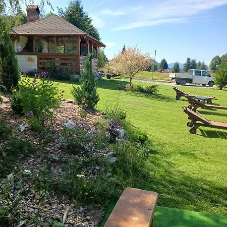 Trei Brazi Chalet Colibita